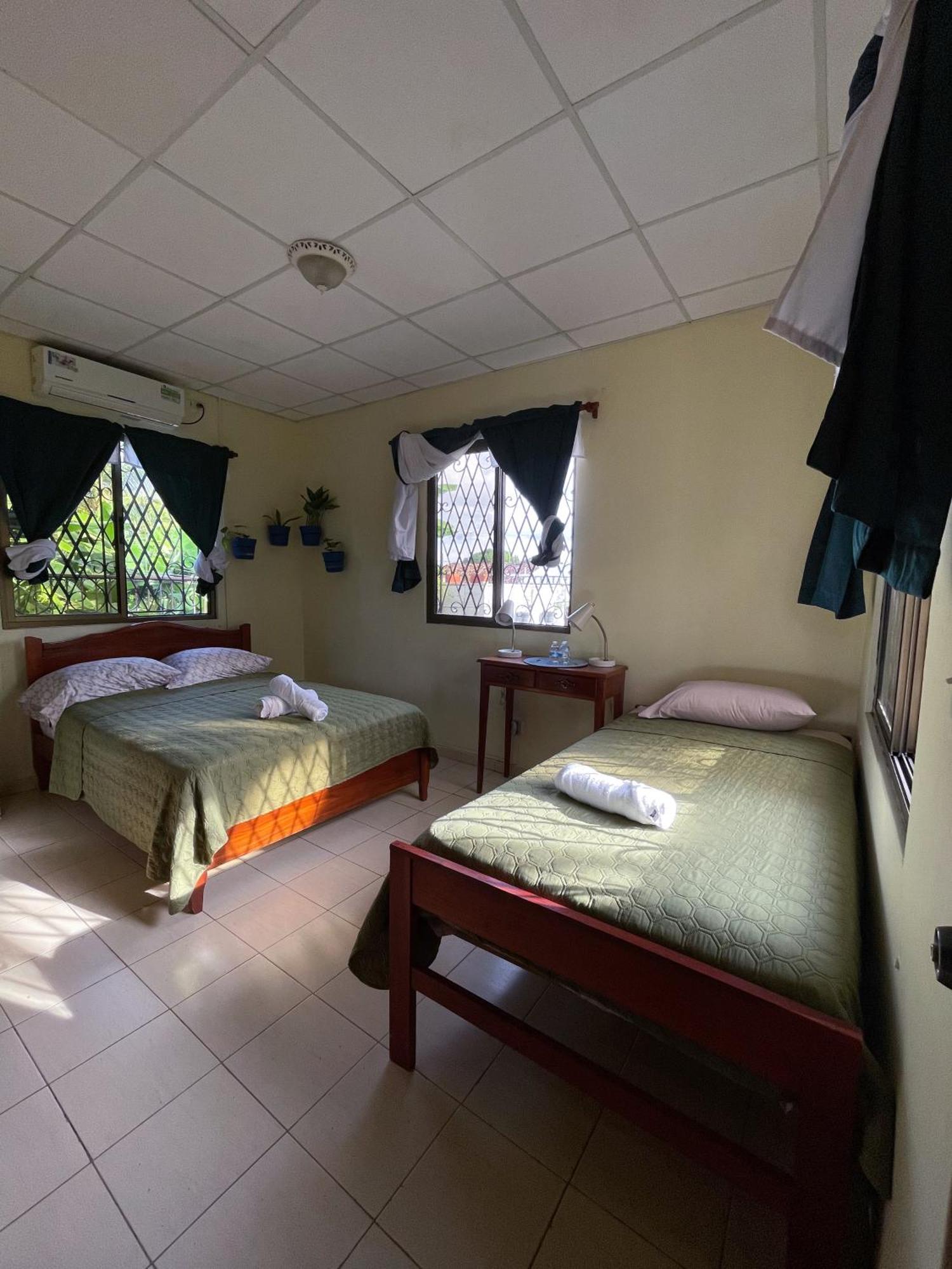 Hostel Kimmell / Hostal Familiar La Casita De Los Kimmell Las Tablas Eksteriør billede